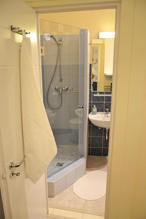 Magnolia Terazze Street Parking Apartment Boedapest Kamer foto