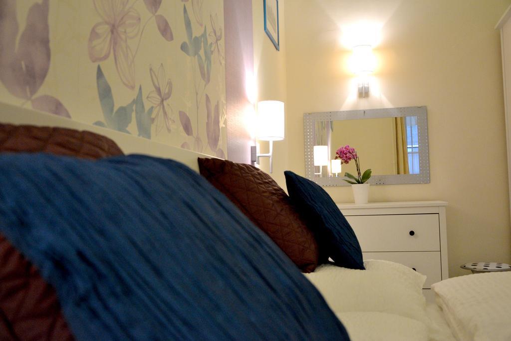 Magnolia Terazze Street Parking Apartment Boedapest Buitenkant foto